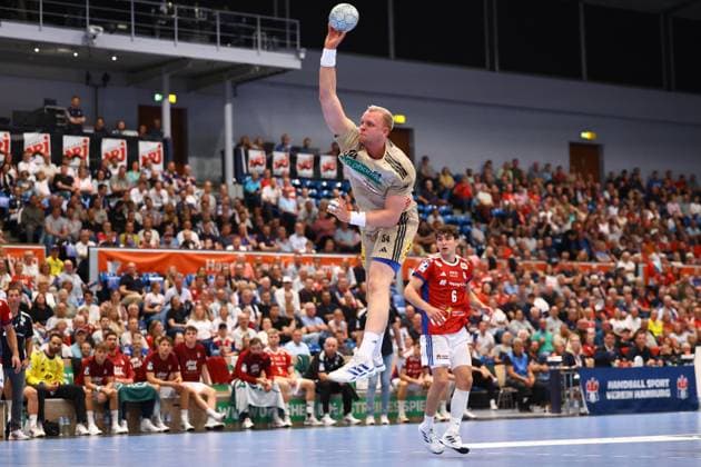 54 Justus Fischer TSV Hannover Burgdorf Handball I Men I Bundesliga Daikin HBL I Season 2025 2026 I 2 Matchday I HSV Hamburg TSV Hannover Burgdorf I 03 09 2025 I Sporthalle Hamburg