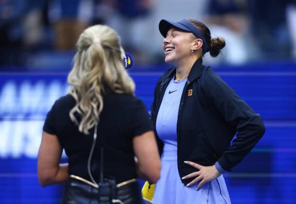 2025 US Open Tennis Championships, Day Eleven, Billy Jean-King Tennis Centre, Flushing Meadows, New York, USA, 03 09 2025 Amanda Anisimova (USA) in the post match interview following her Quarter Final match win against Iga Swiatek (POL) in the 2025 US Open at Flushing Meadows New York Billy Jean King Tennis Centre, Flushing Meadows New York USA Copyright: xMarkxGreenwoodx