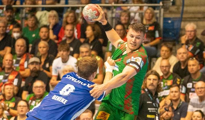 3 9 2025, Handball, Men, HBL, 1 VBL, 1 Handball Bundesliga, Season 2025 26, 2 Matchday, SC Magdeburg ThSV Eisenach, Max Beneke ThSV Eisenach, left against Elvar Örn Jonsson SC Magdeburg, right Magdeburg GETEC Arena Sachsen Anhalt Germany
