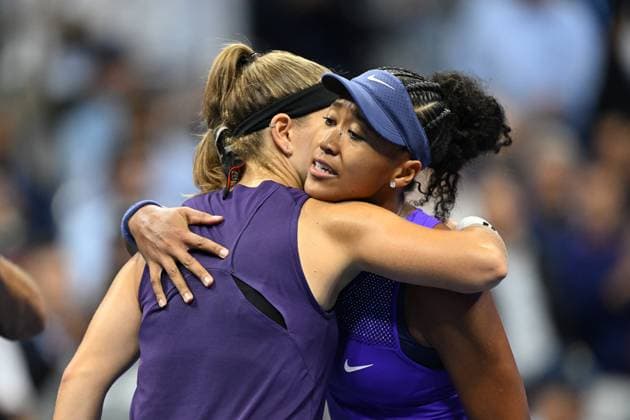 (250904) -- NEW YORK, Sept. 4, 2025 -- Osaka Naomi (R) of Japan hugs Karolina Muchova of the Czech Republic after their women s singles quarterfinal match at the 2025 US Open tennis championships in New York, the United States, Sept. 3, 2025. ) (SP)U.S.-NEW YORK-TENNIS-US OPEN-WOMEN S SINGLES-QUARTERFINALS LixRui 