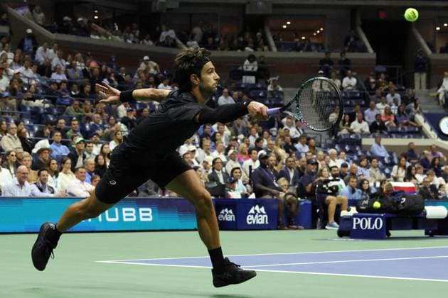 September 3, 2025, New York City, New York, United States: LORENZO MUSETTI of Italy during the match against J. Sinner of Italy in quarterfinals of US Open 2025 at the USTA Billie Jean King National Tennis Center. Queens, New York City. Musetti lost 1:6, 4:6, 2:6. New York City United States - ZUMAc278 20250903_zsp_c278_025 Copyright: xMarcinxCholewinskix