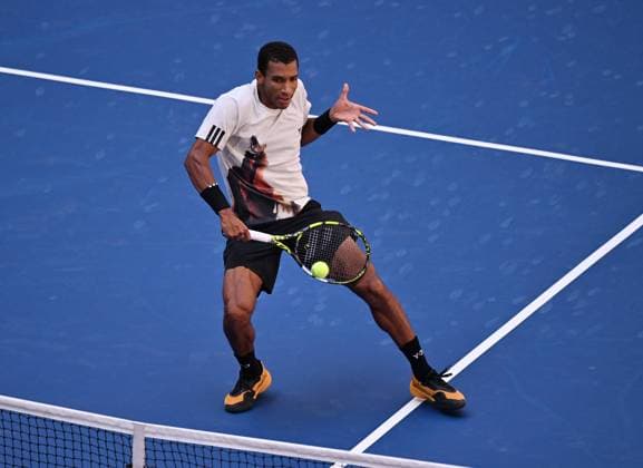 FLUSHING NY- SEPTEMBER 03: Alex de Minaur Vs Felix Auger-Aliassime during the Quarterfinals On Arthur Ashe Stadium at the USTA Billie Jean King National Tennis Center on September 3, 2025 in Flushing Queens. Copyright: xmpi04x xMediaPunchx Copyright: xIMAGO MediaPunchx