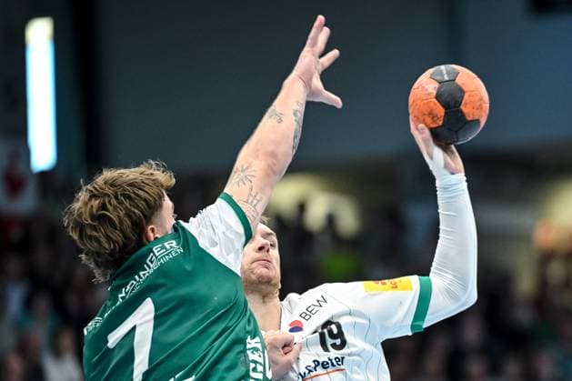 Goeppingen, Germany, 03 09 25 Victor Kloeve FRISCH AUF Goeppingen and Mathias Gidsel Füchse Berlin battle for the ball during the Daikin Handball Bundesliga match between FRISCH AUF Goeppingen vs Füchse Berlin at EWS Arena on September 03, 2025 in Goeppingen, Germany Photo by Harry Langer DeFodi Images Goeppingen, Germany, 03 09 25 Victor Kloeve FRISCH AUF Goeppingen and Mathias Gidsel Füchse Berlin battle for the ball during the Daikin Handball Bundesliga match between FRISCH AUF Goeppingen vs Füchse Berlin at EWS Arena on September 3, 2025 in Goeppingen, Germany Photo by Harry Langer DeFodi Images Photo by Harry Langer DeFodi Images
