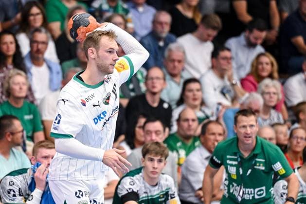 Goeppingen, Germany, 03 09 25 Mathias Gidsel Füchse Berlin in action, on the ball, single action during the Daikin Handball Bundesliga match between FRISCH AUF Goeppingen vs Füchse Berlin at EWS Arena on September 03 2025 in Goeppingen, Germany Photo by Harry Langer DeFodi Images Goeppingen, Germany, 03 09 25 Mathias Gidsel Füchse Berlin controls the Ball during the Daikin Handball Bundesliga match between FRISCH AUF Goeppingen vs Füchse Berlin at EWS Arena on September 3, 2025 in Goeppingen, Germany Photo by Harry Langer DeFodi Images Photo by Harry Langer DeFodi Images