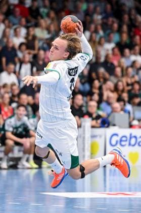 Goeppingen, Germany, 03 09 25 Tobias Grondahl Füchse Berlin in action, on the ball, single action during the Daikin Handball Bundesliga match between FRISCH AUF Goeppingen vs Füchse Berlin at EWS Arena on September 03, 2025 in Goeppingen, Germany Photo by Harry Langer DeFodi Images Goeppingen, Germany, 03 09 25 Tobias Grondahl Füchse Berlin controls the Ball during the Daikin Handball Bundesliga match between FRISCH AUF Goeppingen vs Füchse Berlin at EWS Arena on September 3, 2025 in Goeppingen, Germany Photo by Harry Langer DeFodi Images Photo by Harry Langer DeFodi Images