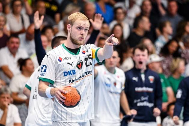 Goeppingen, Germany, 03 09 25 Langhoff Matthes Füchse Berlin in action, on the ball, single action during the Daikin Handball Bundesliga match between FRISCH AUF Goeppingen vs Füchse Berlin at EWS Arena on September 03, 2025 in Goeppingen, Germany Photo by Harry Langer DeFodi Images Goeppingen, Germany, 03 09 25 Langhoff Matthes Füchse Berlin controls the Ball during the Daikin Handball Bundesliga match between FRISCH AUF Goeppingen vs Füchse Berlin at EWS Arena on September 3, 2025 in Goeppingen, Germany Photo by Harry Langer DeFodi Images Photo by Harry Langer DeFodi Images