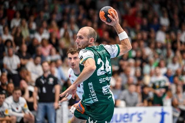 Goeppingen, Germany, 03 09 25 Marcel Schiller FRISCH AUF Goeppingen in action, on the ball, single action during the Daikin Handball Bundesliga match between FRISCH AUF Goeppingen vs Füchse Berlin at EWS Arena on 03 September 2025 in Goeppingen, Germany Photo by Harry Langer DeFodi Images Goeppingen, Germany, 03 09 25 Marcel Schiller FRISCH AUF Goeppingen controls the ball during the Daikin Handball Bundesliga match between FRISCH AUF Goeppingen vs Füchse Berlin at EWS Arena on September 3, 2025 in Goeppingen, Germany Photo by Harry Langer DeFodi Images Photo by Harry Langer DeFodi Images