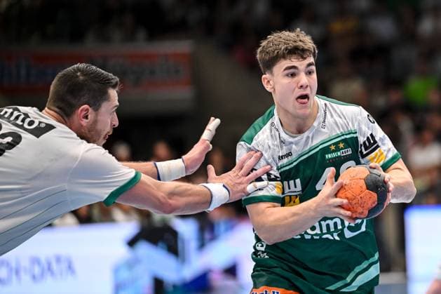 Goeppingen, Germany, 03 09 25 Mijajlo Marsenic Füchse Berlin and Elias Newel FRISCH AUF Goeppingen in a duel during the Daikin Handball Bundesliga match between FRISCH AUF Goeppingen vs Füchse Berlin at EWS Arena on September 03, 2025 in Goeppingen, Germany Photo by Harry Langer DeFodi Images Goeppingen, Germany, 03 09 25 Mijajlo Marsenic Füchse Berlin and Elias Newel FRISCH AUF Goeppingen battle for the ball during the Daikin Handball Bundesliga match between FRISCH AUF Goeppingen vs Füchse Berlin at EWS Arena on September 3, 2025 in Goeppingen, Germany Photo by Harry Langer DeFodi Images Photo by Harry Langer DeFodi Images