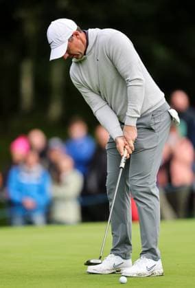 2025 Amgen Irish Open, The K Club, Kildare 4 9 2025 Rory McIlroy putts on the 16th green Rory McIlroy putts on the 16th green 4 9 2025  Copyright: x INPHO BryanxKeanex INP_5424