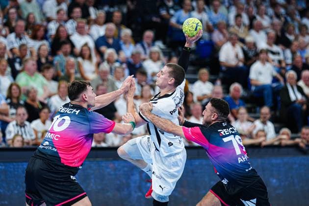 Josip Simic HSG Wetzlar, 10 , Elias Ellefsen a Skipagotu THW Kiel, 71 , Ahmed Nafea HSG Wetzlar, 79 GER, THW Kiel vs HSG Wetzlar, Handball, 1 Bundesliga, Matchday 2, Season 2025 2026, 03 09 2025 GER, THW Kiel vs HSG Wetzlar, Handball, 1 Bundesliga, Matchday 2, Season 2025 2026, 03 09 2025 Kiel Copyright: xEibner-Pressefoto MarcelxvonxFehrnx EP_MFN
