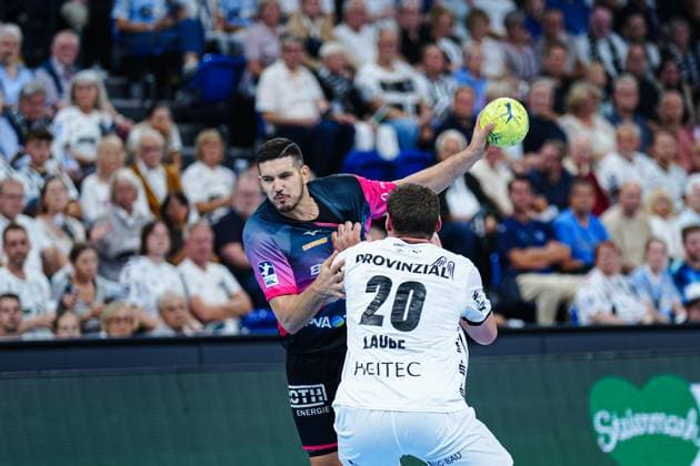 Stefan Cavor HSG Wetzlar, 77 , Lucas Laube THW Kiel, 20 GER, THW Kiel vs HSG Wetzlar, Handball, 1 Bundesliga, Matchday 2, Season 2025 2026, 03 09 2025 GER, THW Kiel vs HSG Wetzlar, Handball, 1 Bundesliga, Matchday 2, Season 2025 2026, 03 09 2025 Kiel Copyright: xEibner-Pressefoto MarcelxvonxFehrnx EP_MFN