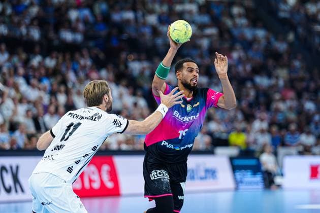 Petter Oeverby THW Kiel, 11 , Philipp Ahouansou HSG Wetzlar, 19 GER, THW Kiel vs HSG Wetzlar, Handball, 1 Bundesliga, Matchday 2, Season 2025 2026, 03 09 2025 GER, THW Kiel vs HSG Wetzlar, Handball, 1 Bundesliga, Matchday 2, Season 2025 2026, 03 09 2025 Kiel Copyright: xEibner-Pressefoto MarcelxvonxFehrnx EP_MFN
