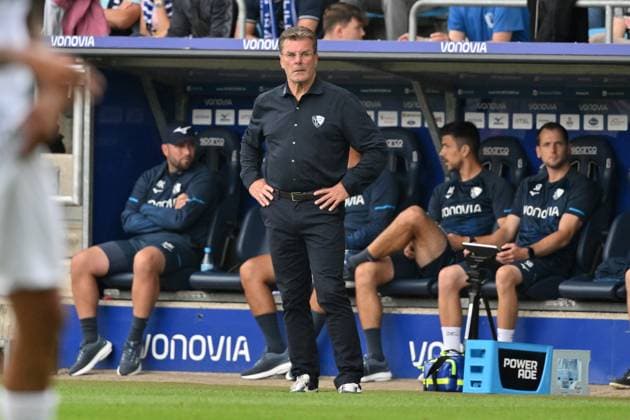 Trainer Dieter Hecking (VfL Bochum) 30.08.2025, Fussball 2. Bundesliga, Saison 2025 2026, 4. Spieltag, VfL Bochum - Preußen Münster 1:2 DFL regulations prohibit any use of photographs as image sequences and or quasi-video Bochum Vonovia Ruhrstadion Nordrhein Westfalen Deutschland *** Coach Dieter Hecking VfL Bochum 30 08 2025, Football 2 Bundesliga, Season 2025 2026, 4 Matchday, VfL Bochum Preußen Münster 1 2 DFL regulations prohibit any use of photographs as image sequences and or quasi video Bochum Vonovia Ruhrstadion Nordrhein Westfalen Germany Team2