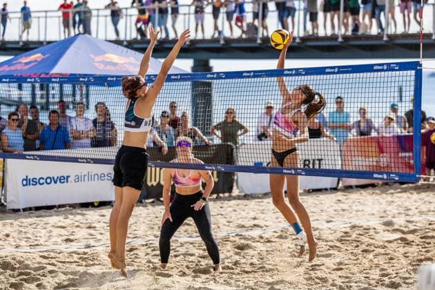 Beach volleyball I German Championships 2025 I Timmendorfer Strand I Day 1 I 04 09 2025 In the block Janne Uhl Eintracht Spontent against Rika Dieckmann DJK Tusa 06 Düsseldorf Eintracht Spontent Timmendorfer Strand Schleswig Holstein Germany Copyright: xLobeca JasperxLorenzx