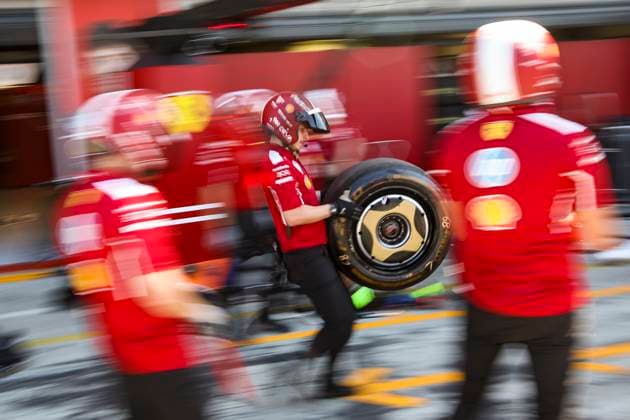 F1 - ITALIAN GRAND PRIX 2025 Scuderia Ferrari mechanic, mecanicien, mechanics during the 2025 Formula 1 Pirelli Grand Premio d™Italia, 2025 Italian Grand Prix, 16th round of the 2025 FIA Formula One World Championship, WM, Weltmeisterschaft from September 5 to 7, 2025 on the Autodromo Nazionale Monza, in Monza, Italy - MonzaItaly  Copyright: xXavixBonillax