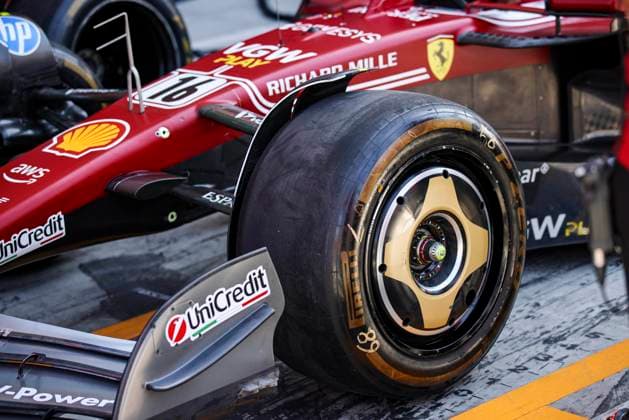 F1 - ITALIAN GRAND PRIX 2025 Scuderia Ferrari SF-25, special livery tyres, pneus, tyre, pneu, pirelli during the 2025 Formula 1 Pirelli Grand Premio d™Italia, 2025 Italian Grand Prix, 16th round of the 2025 FIA Formula One World Championship, WM, Weltmeisterschaft from September 5 to 7, 2025 on the Autodromo Nazionale Monza, in Monza, Italy - MonzaItaly Copyright: xXavixBonillax