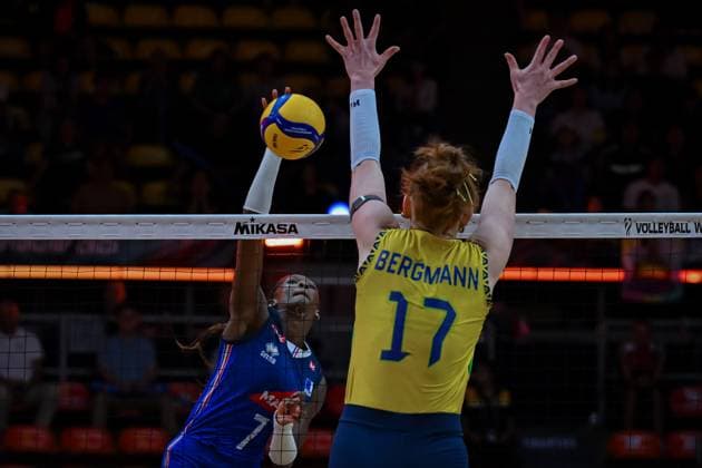 Brazil v France - FIVB Women’s World Volleyball Championship BANGKOK, THAILAND - SEPTEMBER 4: Iman Ndiaye (7) of France in action during the FIVB Women’s World Volleyball Championship quarter final match between Brazil and France at Huamark Indoor Stadium in Bangkok, Thailand, on September 4, 2025. Mustafa Hatipoglu Anadolu Banghok Thailand. Editorial use only. Please get in touch for any other usage.  Copyright: x2025xAnadoluxMustafaxHatipoglux