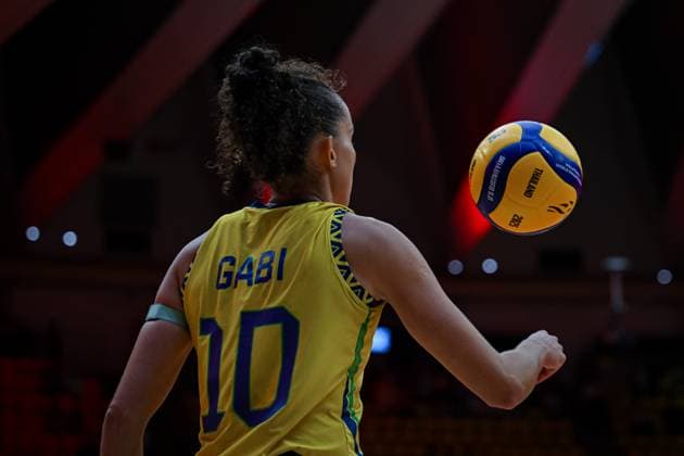 Brazil v France - FIVB Women’s World Volleyball Championship BANGKOK, THAILAND - SEPTEMBER 4: Gabriela Braga Guimaraes of Brazil in action during the FIVB Women’s World Volleyball Championship quarter final match between Brazil and France at Huamark Indoor Stadium in Bangkok, Thailand, on September 4, 2025. Mustafa Hatipoglu Anadolu Banghok Thailand. Editorial use only. Please get in touch for any other usage.  Copyright: x2025xAnadoluxMustafaxHatipoglux