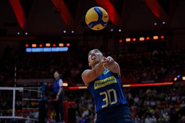 Brazil v France - FIVB Women’s World Volleyball Championship BANGKOK, THAILAND - SEPTEMBER 4: Marcelle de Arruda Mattos da Silva of Brazil in action during the FIVB Women’s World Volleyball Championship quarter final match between Brazil and France at Huamark Indoor Stadium in Bangkok, Thailand, on September 4, 2025. Mustafa Hatipoglu Anadolu Banghok Thailand. Editorial use only. Please get in touch for any other usage.  Copyright: x2025xAnadoluxMustafaxHatipoglux