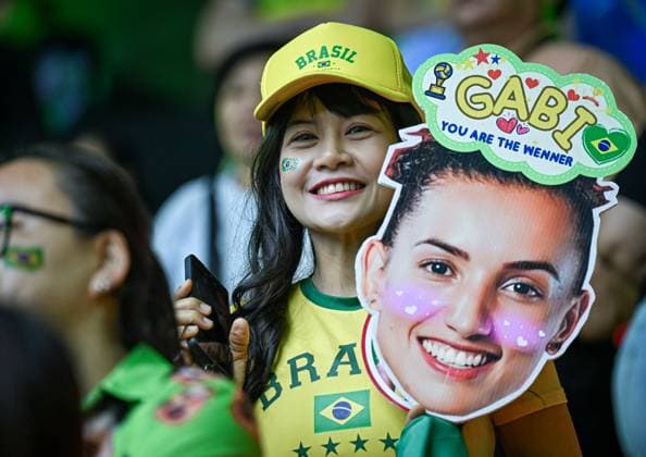 Brazil v France - FIVB Women’s World Volleyball Championship BANGKOK, THAILAND - SEPTEMBER 4: Supporters of Brazil celebrate the victory of their team after the FIVB Women’s World Volleyball Championship quarter final match between Brazil and France at Huamark Indoor Stadium in Bangkok, Thailand, on September 4, 2025. Mustafa Hatipoglu Anadolu Banghok Thailand. Editorial use only. Please get in touch for any other usage.  Copyright: x2025xAnadoluxMustafaxHatipoglux