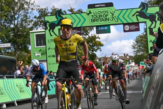 2025 Lloyds Tour of Britain Picture by Bruce Rollinson SWpix.com - 04 06 2025 - Cycling - 2025 Lloyds Tour of Britain - Stage 3: Milton Keynes to Ampthill - Matthew Brennan (Team Visma Lease a Bike) wins stage 3 Copyright: x xSWpix.comx(t axPhotographyxHubxLtd)xBrucexRollinson SWpix.comx SWP-3069-2375