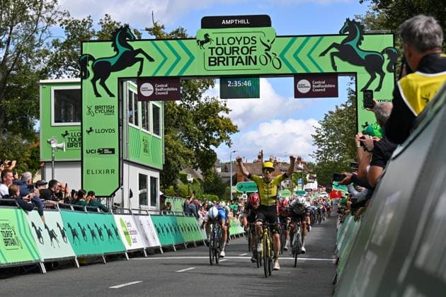 2025 Lloyds Tour of Britain Picture by Bruce Rollinson SWpix.com - 04 06 2025 - Cycling - 2025 Lloyds Tour of Britain - Stage 3: Milton Keynes to Ampthill - Matthew Brennan (Team Visma Lease a Bike) wins stage 3 Copyright: x xSWpix.comx(t axPhotographyxHubxLtd)xBrucexRollinson SWpix.comx SWP-3069-2378