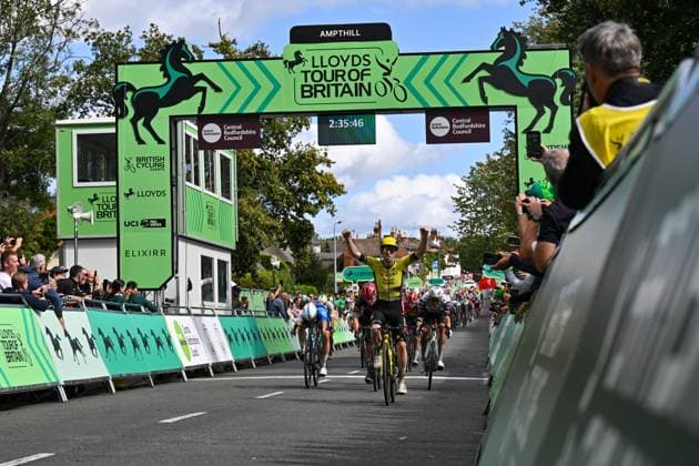 2025 Lloyds Tour of Britain Picture by Bruce Rollinson SWpix.com - 04 06 2025 - Cycling - 2025 Lloyds Tour of Britain - Stage 3: Milton Keynes to Ampthill - Matthew Brennan (Team Visma Lease a Bike) wins stage 3 Copyright: x xSWpix.comx(t axPhotographyxHubxLtd)xBrucexRollinson SWpix.comx SWP-3069-2380