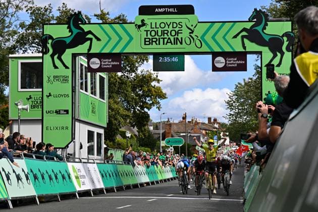2025 Lloyds Tour of Britain Picture by Bruce Rollinson SWpix.com - 04 06 2025 - Cycling - 2025 Lloyds Tour of Britain - Stage 3: Milton Keynes to Ampthill - Matthew Brennan (Team Visma Lease a Bike) wins stage 3 Copyright: x xSWpix.comx(t axPhotographyxHubxLtd)xBrucexRollinson SWpix.comx SWP-3069-2381