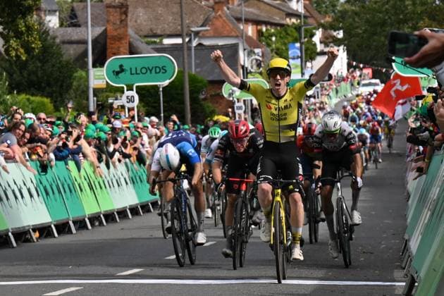 2025 Lloyds Tour of Britain Picture by Bruce Rollinson SWpix.com - 04 06 2025 - Cycling - 2025 Lloyds Tour of Britain - Stage 3: Milton Keynes to Ampthill - Matthew Brennan (Team Visma Lease a Bike) wins stage 3 Copyright: x xSWpix.comx(t axPhotographyxHubxLtd)xBrucexRollinson SWpix.comx SWP-3069-2382
