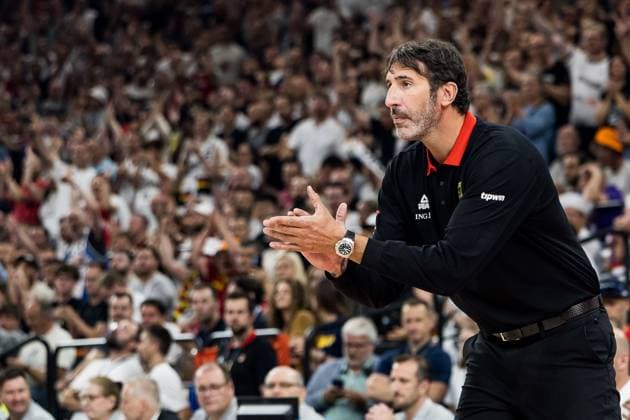 Turkish Airlines Supercup Germany Serbia 16 08 2025 Alex Mumbru national coach Germany applauds Turkish Airlines Supercup Final Germany Serbia, Munich, SAP Garden on 16 08 2025 Copyright: xBEAUTIFULxSPORTS Wunderlx