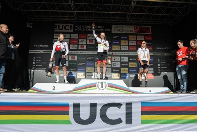 2025 UCI Mountain Bike World Championships Picture by Alex Whitehead SWpix.com - 04 09 2025 - Cycling - 2025 UCI Mountain Bike World Championships - E-MTB Cross-Country - Aletsch Arena Bellwald, Valais, Switzerland - Women Elite E-MTB Cross-country Podium - Anna Spielmann (Austria) receiving the Gold Medal to become World Champion, Kathrin Stirnemann (Switzerland) receiving the Silver Medal and Sofia Lena Wiedenroth (Germany) receiving the Bronze Medal Copyright: x xSWpix.comx(t axPhotographyxHubxLtd)xAlexxWhitehead SWpix.comx SWP-3030-1610