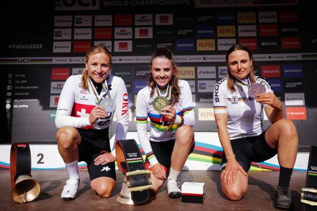 2025 UCI Mountain Bike World Championships Picture by Ed Sykes SWpix.com - 04 09 2025 - Cycling - 2025 UCI Mountain Bike World Championships - E-MTB Cross-Country - Aletsch Arena Bellwald, Valais, Switzerland - Women Elite E-MTB Cross-country Podium - Anna Spielmann (Austria) receiving the Gold Medal to become World Champion, Kathrin Stirnemann (Switzerland) receiving the Silver Medal and Sofia Lena Wiedenroth (Germany) receiving the Bronze Medal Copyright: x xSWpix.comx(t axPhotographyxHubxLtd)xEdxSykes SWpix.comx SWP-3030-1627