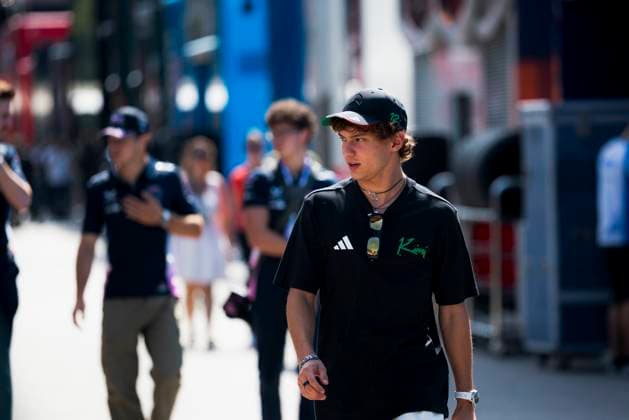 Formula 1 Pirelli Gran Premio d’Italia 2025 Dan Schiumarini OVERTAKE MAXPPP - Monza 04 09 2025 12 ANTONELLI Andrea Kimi (ita), Mercedes AMG Petronas, portrait at the Formula 1 Pirelli Gran Premio d’Italia 2025, the 16th round of the 2025 FIA Formula 1 World Championship, WM, Weltmeisterschaft at Autodromo Nazionale Monza in Monza, Italy, from 04 to 07 September 2025 Monza Italy  Copyright: xOVERTAKE MAXPPPxDanxSchiumarinix OVT202509047991 OVT202509047991