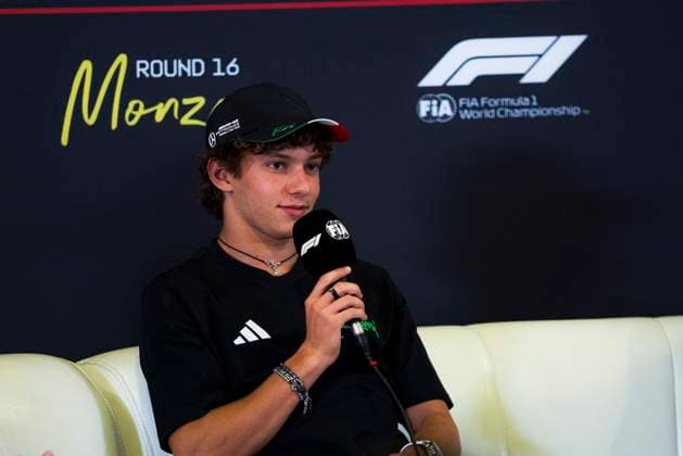 Formula 1 Pirelli Gran Premio d’Italia 2025 Dan Schiumarini OVERTAKE MAXPPP - Monza 04 09 2025 43 COLAPINTO Franco (arg), Alpine F1 Team, portrait, 12 ANTONELLI Andrea Kimi (ita), Mercedes AMG Petronas, portrait, 14 ALONSO Fernando (esp), Aston Martin Aramco Cognizant, portrait conference de presse, press conference, PK, Pressekonferenz at the Formula 1 Pirelli Gran Premio d’Italia 2025, the 16th round of the 2025 FIA Formula 1 World Championship, WM, Weltmeisterschaft at Autodromo Nazionale Monza in Monza, Italy, from 04 to 07 September 2025 Monza Italy Copyright: xOVERTAKE MAXPPPxDanxSchiumarinix OVT202509047997 OVT202509047997