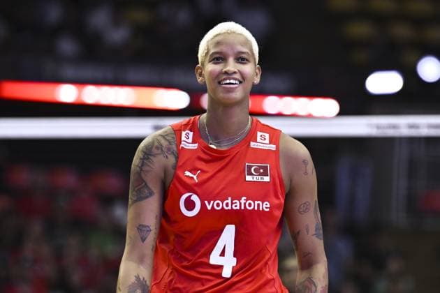 USA v Turkiye - FIVB Women’s World Volleyball Championship BANGKOK, THAILAND - SEPTEMBER 4: Turkiye’s Melissa Teresa Vargas (4) reacts during the FIVB Women’s Volleyball World Championship, WM, Weltmeisterschaft quarterfinal match between Turkiye and the United States at Huamark Indoor Stadium in Bangkok, Thailand, on September 4, 2025. Mustafa Hatipoglu Anadolu Banghok Thailand. Editorial use only. Please get in touch for any other usage.  Copyright: x2025xAnadoluxMustafaxHatipoglux