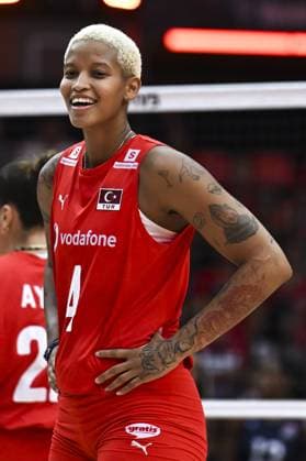 USA v Turkiye - FIVB Women’s World Volleyball Championship BANGKOK, THAILAND - SEPTEMBER 4: Turkiye’s Melissa Teresa Vargas (4) reacts during the FIVB Women’s Volleyball World Championship, WM, Weltmeisterschaft quarterfinal match between Turkiye and the United States at Huamark Indoor Stadium in Bangkok, Thailand, on September 4, 2025. Mustafa Hatipoglu Anadolu Banghok Thailand. Editorial use only. Please get in touch for any other usage.  Copyright: x2025xAnadoluxMustafaxHatipoglux