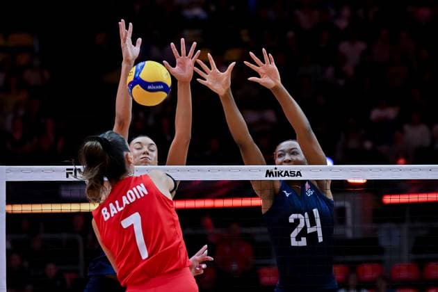 USA v Turkiye - FIVB Women’s World Volleyball Championship BANGKOK, THAILAND - SEPTEMBER 4: Turkiye’s Hande Baladin (7) in action against players of the United States during the FIVB Women’s Volleyball World Championship, WM, Weltmeisterschaft quarterfinal match at Huamark Indoor Stadium in Bangkok, Thailand, on September 4, 2025. Mustafa Hatipoglu Anadolu Banghok Thailand. Editorial use only. Please get in touch for any other usage.  Copyright: x2025xAnadoluxMustafaxHatipoglux