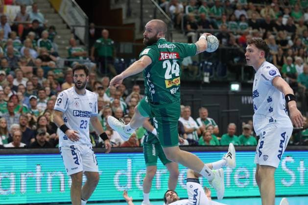 04 09 2025, xtgx, Handball, Daikin HBL, SC DHfK Leipzig TBV Lemgo Lippe v l Moritz Preuss Leipzig, 24 throws goal, Torschuetze, erzielt Tor, Treffer, scores the goal Leipzig