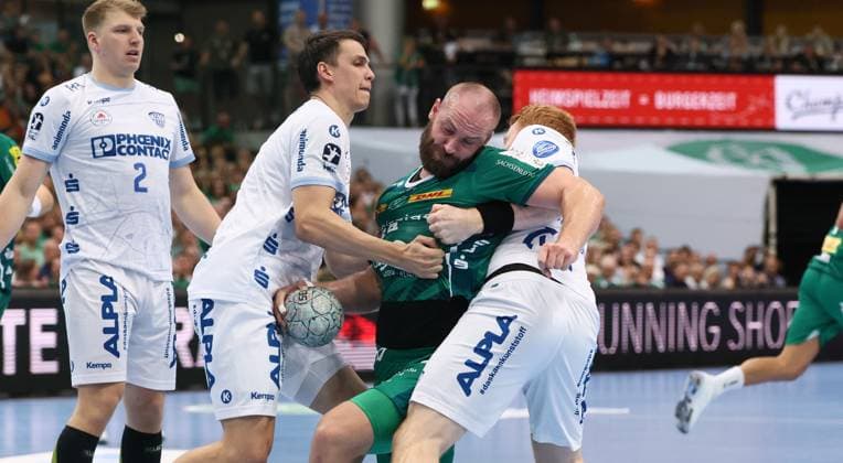 Leipzig, 04 09 2025, Arena Leipzig, Handball, Bundesliga, 2 Spieltag , SC DHfK Leipzig vs TBV Lemgo , In the picture from left Lukas Hutecek 2, Lemgo , Frederik Simak 8, Lemgo , Moritz Preuss 24, Leipzig , Nicolai Theilinger 3, Lemgo , For editorial use only Only editorial use , DHB HBL regulations prohibit any use of photographs as image sequences and or quasi video ,