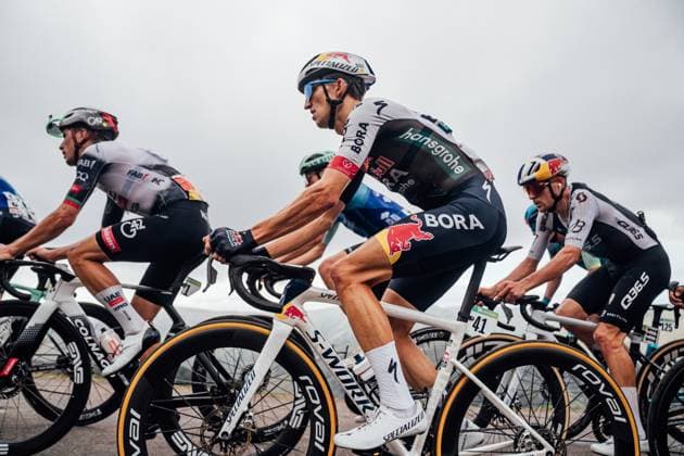 2025 Vuelta Ciclista a Espana Stage 12 Picture by Zac Williams SWpix.com - 04 09 2025 - Cycling - 2025 Vuelta Ciclista a Espana Stage 12, Laredo to Los Corrales de Buelna, Spain - Jai Hindley, Red Bull Bora Hansgrohe. Copyright: x xSWpix.comx(t axPhotographyxHubxLtd)xZacxWilliams SWpix.comx SWP-2645