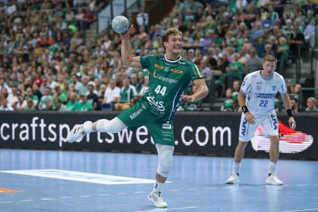 04 09 2025, xtgx, Handball, Daikin HBL, SC DHfK Leipzig TBV Lemgo Lippe v l Blaer Hinriksson Leipzig, 44 throws goal, Torschuetze, erzielt Tor, Treffer, scores the goal Siebenmeter Leipzig