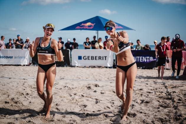 Beach volleyball womens German Championships 2025 Timmendorfer Strand 04 09 2025 f l Melanie Paul and Lea Kunst cheer after the victory Timmendorfer Strand Ahmann Hager Arena Schleswig Holstein Germany