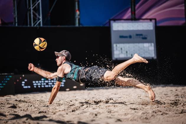 Beach Volleyball Womens German Championships 2025 Timmendorfer Strand 04 09 2025 Clemens Wickler jumps for the ball Timmendorfer Strand Ahmann Hager Arena Schleswig Holstein Germany