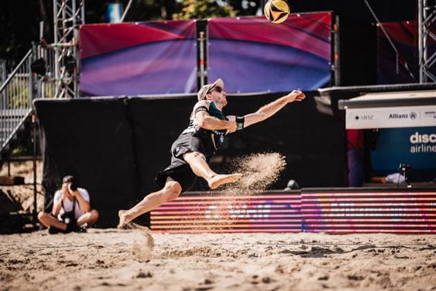 Beach Volleyball Womens German Championships 2025 Timmendorfer Strand 04 09 2025 Clemens Wickler jumps for the ball Timmendorfer Strand Ahmann Hager Arena Schleswig Holstein Germany