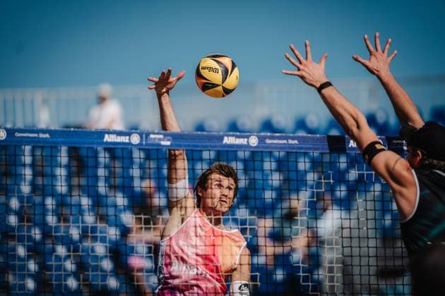 Beach Volleyball Womens German Championships 2025 Timmendorfer Strand 04 09 2025 Peter Wolf attacking Timmendorfer Strand Ahmann Hager Arena Schleswig Holstein Germany
