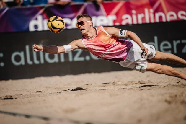 Beach Volleyball Womens German Championships 2025 Timmendorfer Strand 04 09 2025 Georg Wolf jumps for the ball Timmendorfer Strand Ahmann Hager Arena Schleswig Holstein Germany