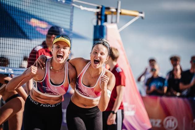 Beach Volleyball Womens German Championships 2025 Timmendorfer Strand 04 09 2025 f l Chenoa Christ and Anna Chiara Reformat cheer Timmendorfer Strand Ahmann Hager Arena Schleswig Holstein Germany