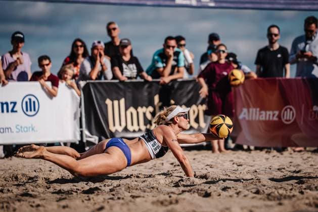 Beach Volleyball Womens German Championships 2025 Timmendorfer Strand 04 09 2025 Karla Borger jumps for the ball Timmendorfer Strand Ahmann Hager Arena Schleswig Holstein Germany