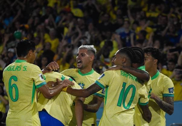 September 5, 2025, Rio De Janeiro, Rio De Janeiro, Brazil: Rio de Janeiro, Brazil, September 05 , 2025: The Brazilian national team, Nationalteam defeated Chile 3-0 on Thursday night (4) at MaracanoÂ£ Stadium in the penultimate round of World Cup qualifiers.....The goals were scored by EstoÂªvoÂ£o, PaquetoÂ¡, and Bruno GuimaroÂ£es. The team went into halftime with a 1-0 lead and extended it in the middle of the second half, with PaquetoÂ¡ and Luiz Henrique standing out, participating in the last two goals. The striker crossed to the midfielder to score the second with a header, while PaquetoÂ¡ made a beautiful cut in the play for the third Ã¢â‚¬ which featured a shot by Luiz Henrique that hit the crossbar and was left for Bruno GuimaroÂ£es. Rio De Janeiro Brazil - ZUMAt142 0832566008st Copyright: xFabioxTeixeirax