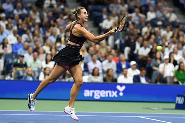 (250905) -- NEW YORK, Sept. 5, 2025 -- Aryna Sabalenka of Belarus hits a return during the women s singles semifinal match against Jessica Pegula of the United States at the 2025 US Open tennis championships in New York, the United States, Sept. 4, 2025. ) (SP)U.S.-NEW YORK-TENNIS-US OPEN-WOMEN S SINGLES-SEMIFINALS LixRui 